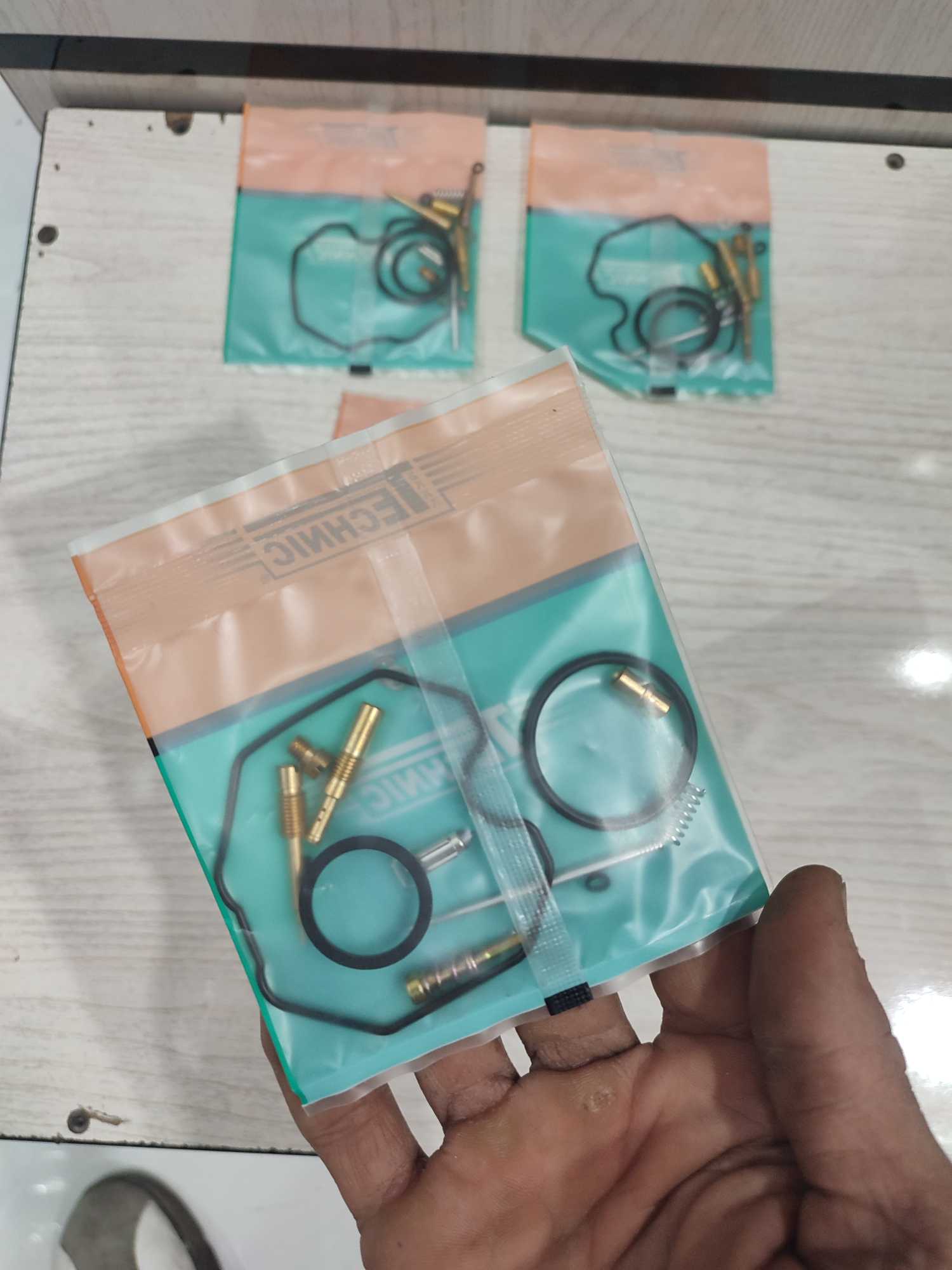 پک ۱۰ قلمی لوازم کاربراتور ۱۲۵ کیفیت وارداتی (کاهش مصرف سوخت افزایش شتاب)